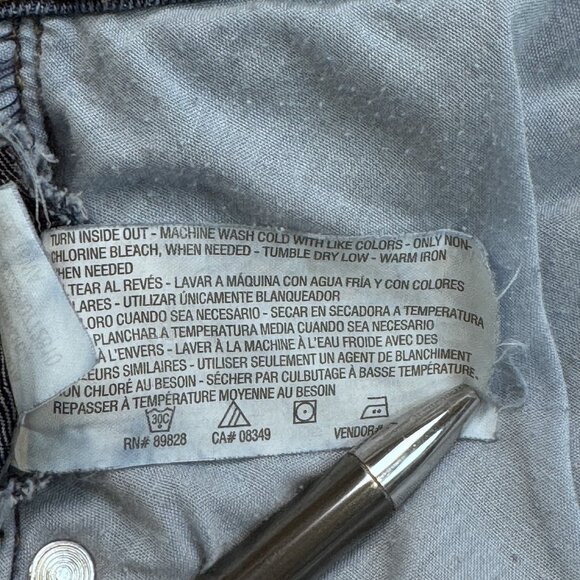 Gloria Vanderbilt Womens Size 18W Blue Denim Amanda Jeans Straight Leg 5 Pockets - Picture 14 of 14